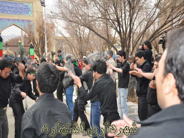 سینه زنی در روز عاشورا - گلزار شهداء