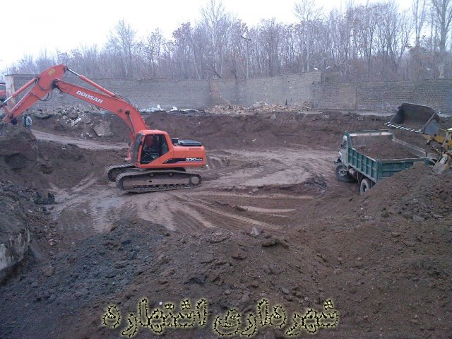 نمایی از گودبرداری مجتمع فرهنگی، تفریحی و پذیرایی 
