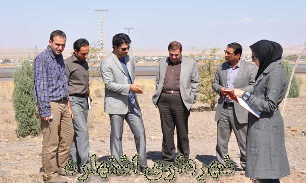 بازدید شهردار و رئیس شورا از فضای سبز 240 هکتاری 