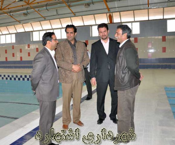 استخر سرپوشیده شنا