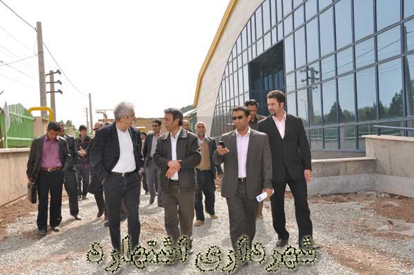 استخر شنای اشتهارد و جمعی از مسئولین استان و شهر 