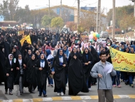 دانش آموزان اشتهارد با حضوری پرشور در راهپیمایی 13 آبان شرکت کردند